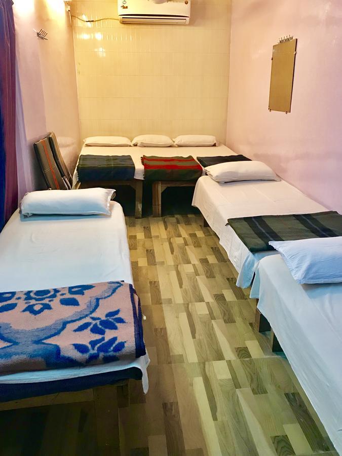 Golden Lodge Benares Buitenkant foto